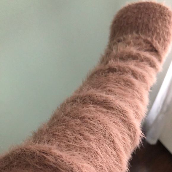 🆕 So Fuzzy Mauve Dolman Front Tie Sweater - Picture 6 of 7